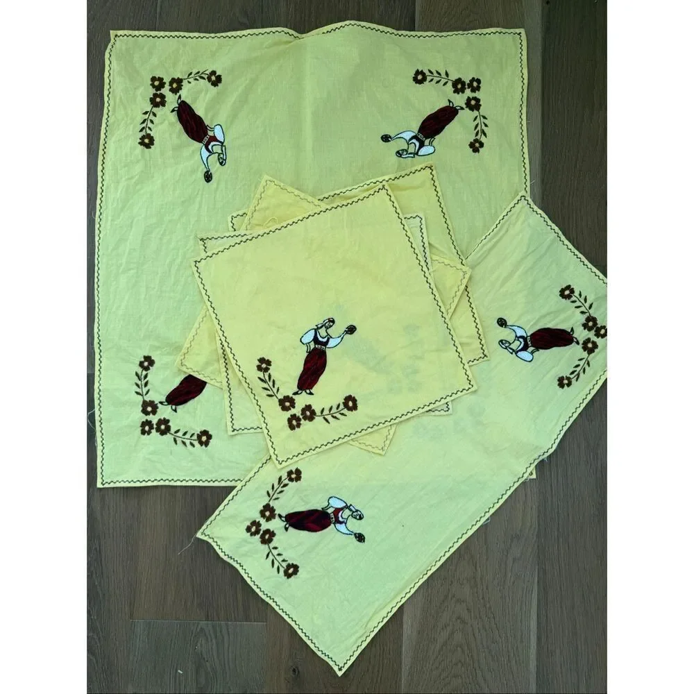 6pc Vintage Embroidered Folk Art Yellow 4 Napkins 2 Small Table Linens